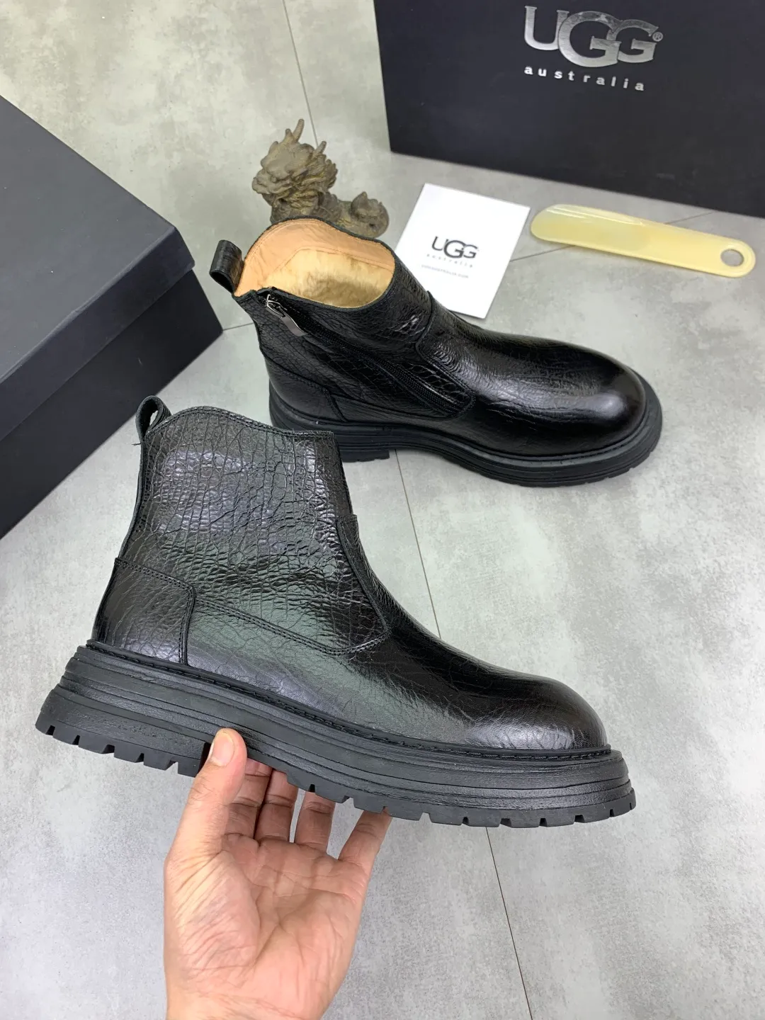 Men's men's shoes 💰P660 New arrival 🆕🆕🆕 IUGGI Men's British retro Martin boots Winter new men's outdoor hiking boots First layer of cowhide on the outside and wool on the inside Comfortable and warm Rubber sole sole Non-slip and firm Trendy and fashionable Casual and versatile Size: 38-44 (45 customized) Color: three colors